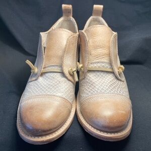 MABEL Leather slip on bootie